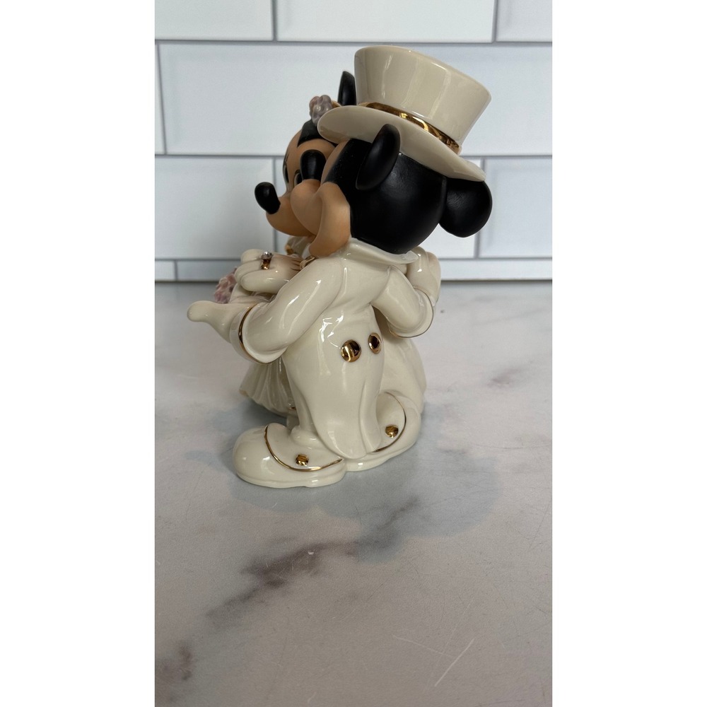 Lenox Disney Minnie's Dream Wedding Mickey & Minnie Mouse Cake Topper Figurine - Picture 4 of 10